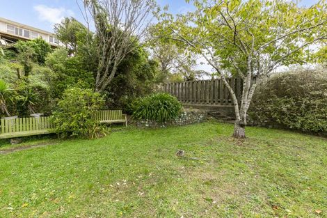 Photo of property in 52 Kenmore Street, Newlands, Wellington, 6037