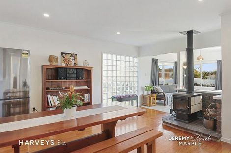 Photo of property in 11 Denyer Place, New Lynn, Auckland, 0600