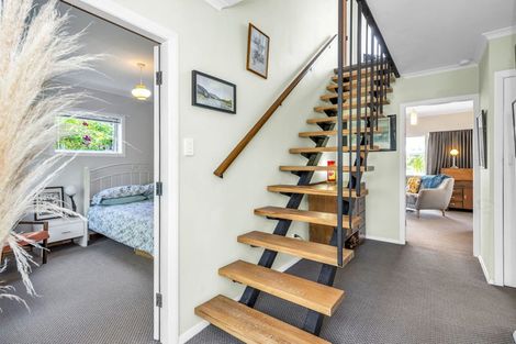 Photo of property in 127 Renown Road, Raumati South, Paraparaumu, 5032