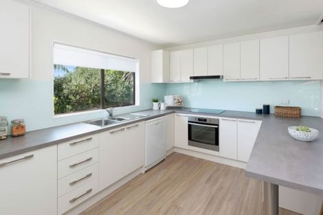 Photo of property in 9 Lastel Place, Shelly Park, Auckland, 2014