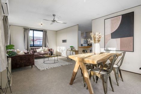 Photo of property in 38 Garland Drive, St Andrews, Hamilton, 3200