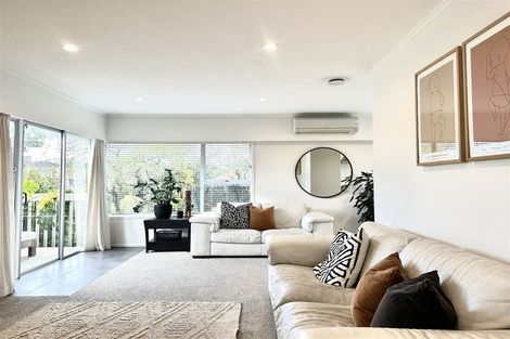 Photo of property in 3/9 Roberts Avenue, Bayswater, Auckland, 0622