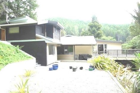 Photo of property in 55 Elmslie Road, Pinehaven, Upper Hutt, 5019