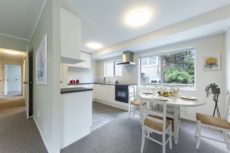 Photo of property in 18 Sarona Avenue, Glen Eden, Auckland, 0602