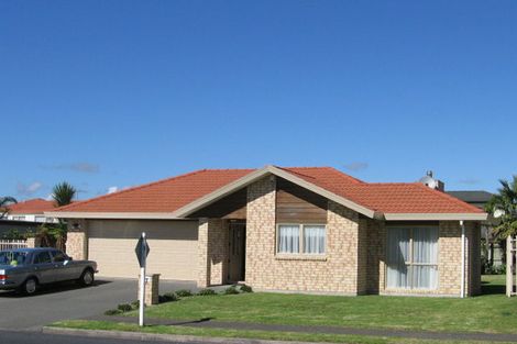 Photo of property in 31 Harbour View Road, Te Atatu Peninsula, Auckland, 0610