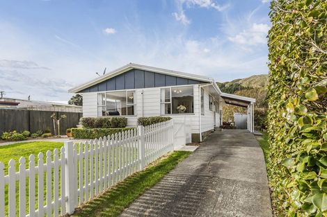 Photo of property in 30a Coates Street, Tawa, Wellington, 5028