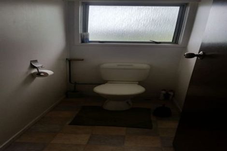 Photo of property in 940 East Coast Road, Northcross, Auckland, 0630