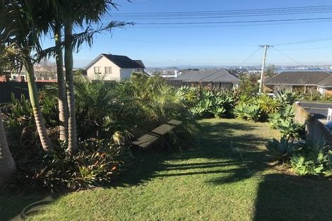 Photo of property in 95 Ocean View Road, Hillcrest, Auckland, 0627