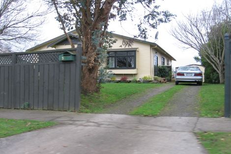Photo of property in 5 Perrin Place, Kelvin Grove, Palmerston North, 4414
