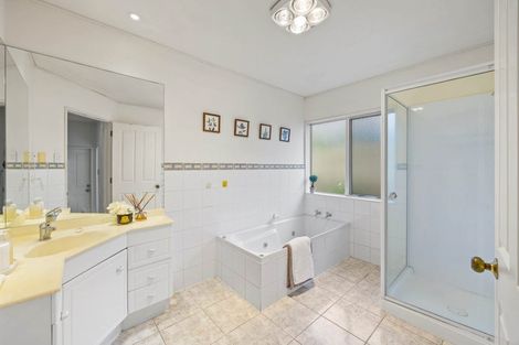 Photo of property in 26 Dannemora Drive, Dannemora, Auckland, 2016