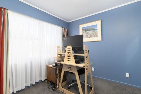 Photo of property in 48 Churton Drive, Churton Park, Wellington, 6037