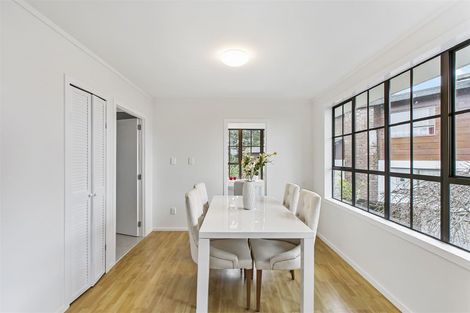 Photo of property in 7 Glen Vista Place, Bayview, Auckland, 0629