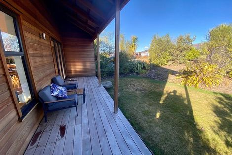 Photo of property in 12 Daniels Terrace, Wanaka, 9305