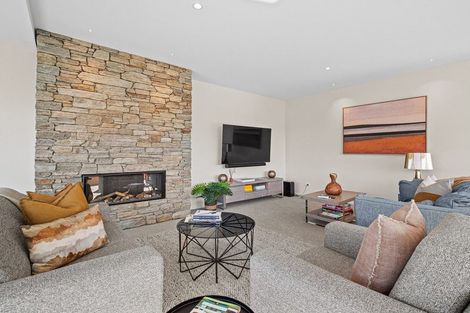 Photo of property in 62 Hensman Road, Queenstown, 9300