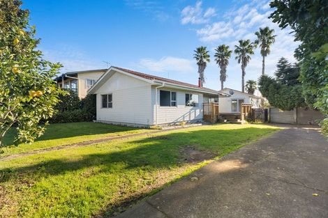 Photo of property in 44 Challen Close, Conifer Grove, Takanini, 2112