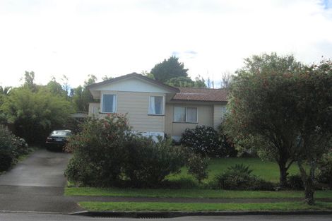 Photo of property in 142 Aviemore Drive, Highland Park, Auckland, 2010