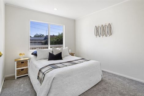 Photo of property in 2/29 Landscape Road, Papatoetoe, Auckland, 2025