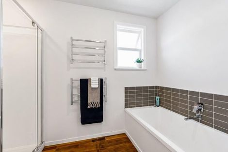 Photo of property in 5a Matenga Street, Waikanae, 5036