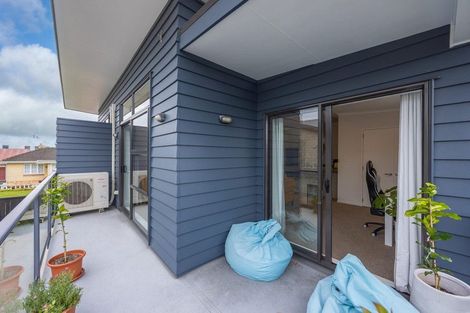 Photo of property in 17u4 Cook Street, Hamilton East, Hamilton, 3216