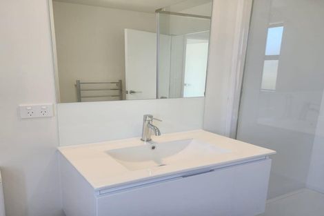 Photo of property in 16 Dorothy Thorpe Way, New Lynn, 0600