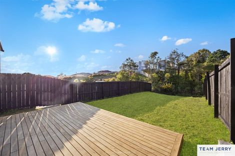 Photo of property in 49a Crestview Rise, Papakura, 2110