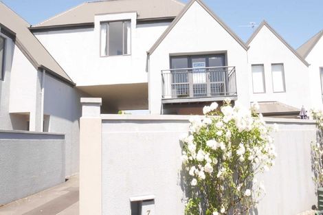 Photo of property in 7 Oakford Close, Riccarton, Christchurch, 8011