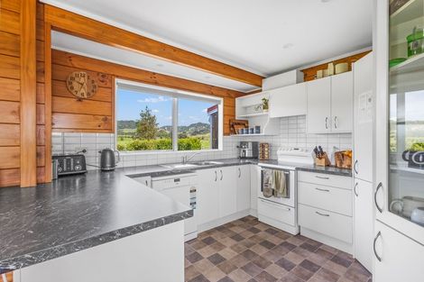 Photo of property in 957 Pukearuhe Road, Waiiti, Urenui, 4377