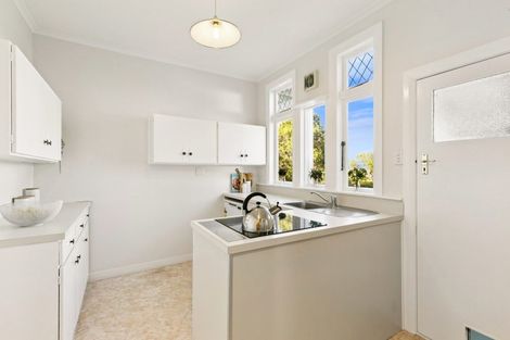 Photo of property in 79 Ranui Crescent, Khandallah, Wellington, 6035