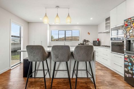 Photo of property in 14 Harding Drive, Papamoa Beach, Papamoa, 3118