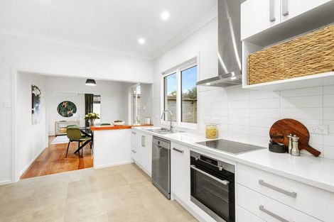 Photo of property in 33 Tawa Terrace, Tawa, Wellington, 5028