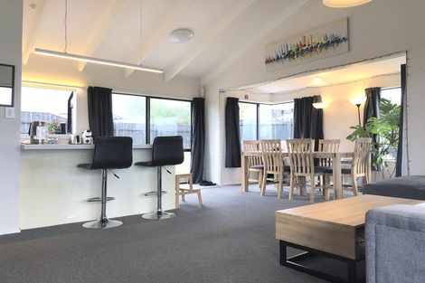 Photo of property in 17 Cobar Close, Maupuia, Wellington, 6022