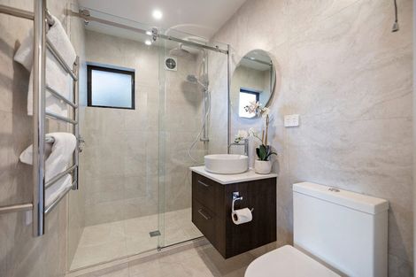 Photo of property in 1 Goldleaf Hill, Queenstown, 9300