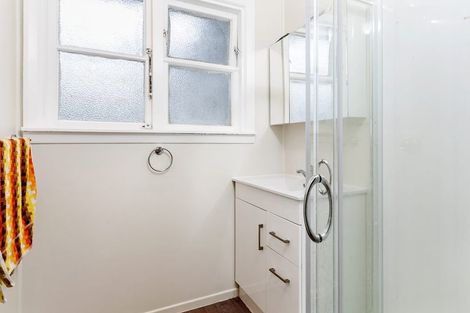 Photo of property in 11 Hollyford Avenue, Bryndwr, Christchurch, 8053