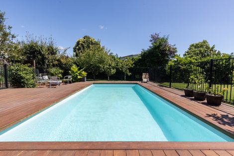 Photo of property in 32 Lucknow Road, Havelock North, 4130
