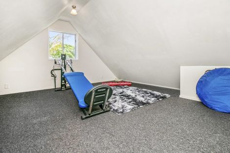 Photo of property in 2 Titiwai Place, Birkenhead, Auckland, 0626
