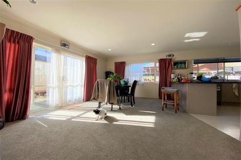 Photo of property in 2 Duntrune Road, Flat Bush, Auckland, 2016