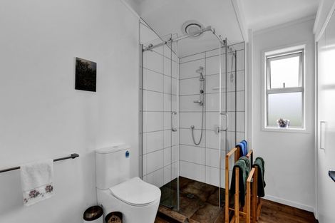 Photo of property in 15 Tasman Street, Opunake, 4616