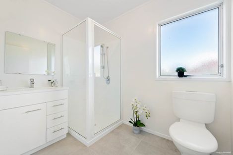 Photo of property in 3 Bundena Place, Clendon Park, Auckland, 2103