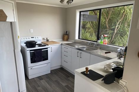 Photo of property in 1/20 Colonial Road, Birkenhead, Auckland, 0626