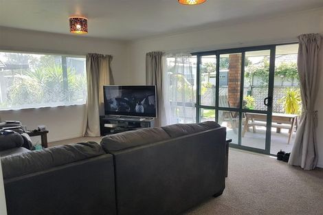 Photo of property in 152 One Tree Point Road, One Tree Point, 0118