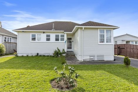 Photo of property in 17 Hewer Crescent, Naenae, Lower Hutt, 5011
