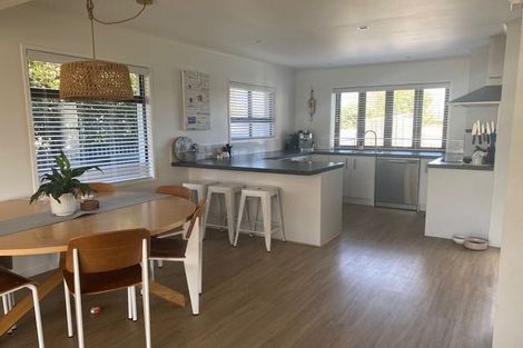 Photo of property in 14 Upham Street, Havelock North, 4130