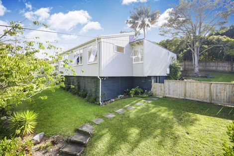 Photo of property in 28 Derwent Crescent, Titirangi, Auckland, 0604