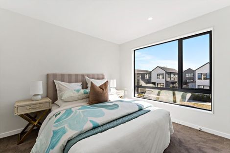Photo of property in 10 Babos Avenue, Kumeu, 0810