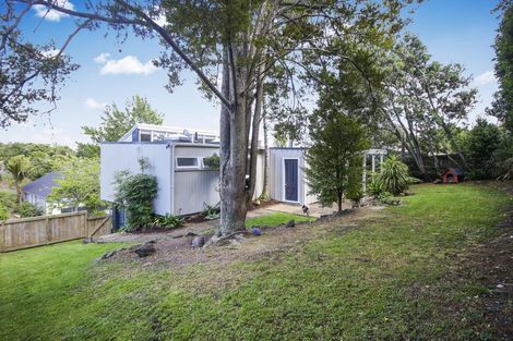 Photo of property in 28 Derwent Crescent, Titirangi, Auckland, 0604