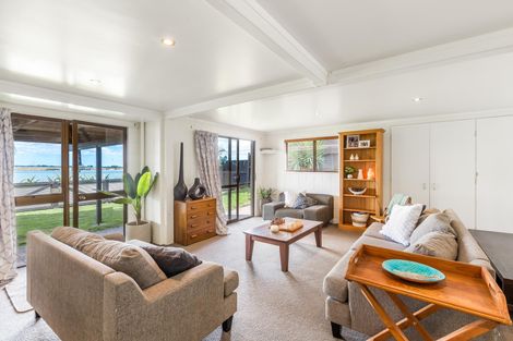 Photo of property in 33 St Annes Crescent, Wattle Downs, Auckland, 2103