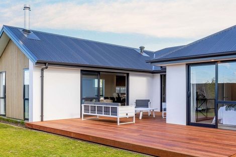 Photo of property in 2 Mccahon Drive, Rangiora, 7400