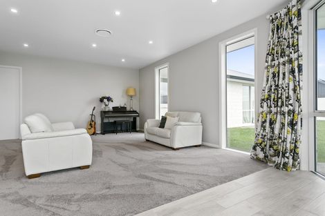 Photo of property in 129 Saint Kilda Road, Cambridge, 3434