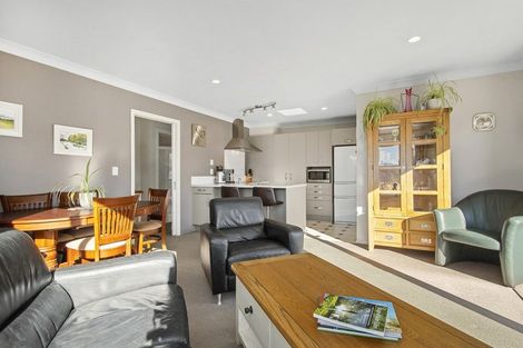 Photo of property in 22a Bartlett Grove, Tawa, Wellington, 5028