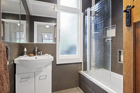 Photo of property in 68 Victoria Avenue, Waiuku, 2123